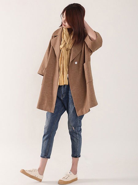 小愚女装2021秋冬季驼色西装