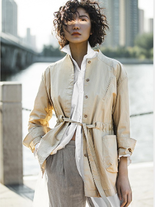 小愚女装2022春夏季米色衬衫