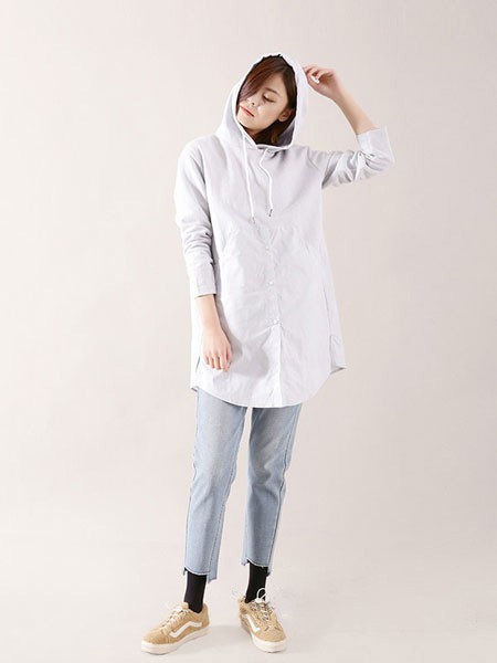 小愚女装2022春夏季白色卫衣