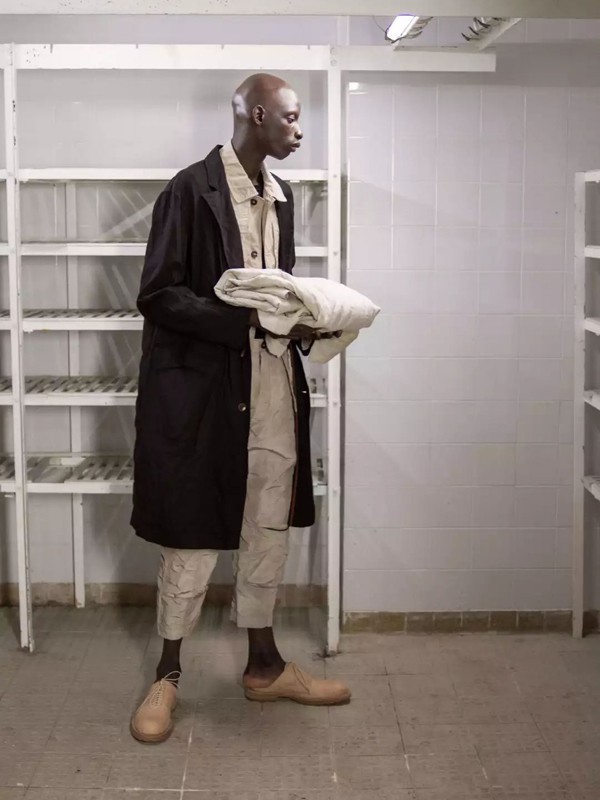 ZiggyChen休闲装2022春夏季米色长裤