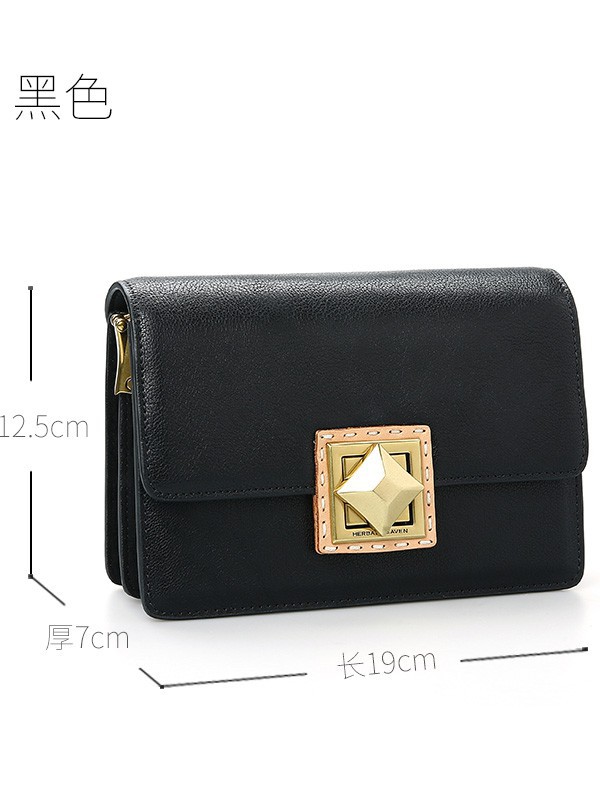 食草堂2022黑色方形包