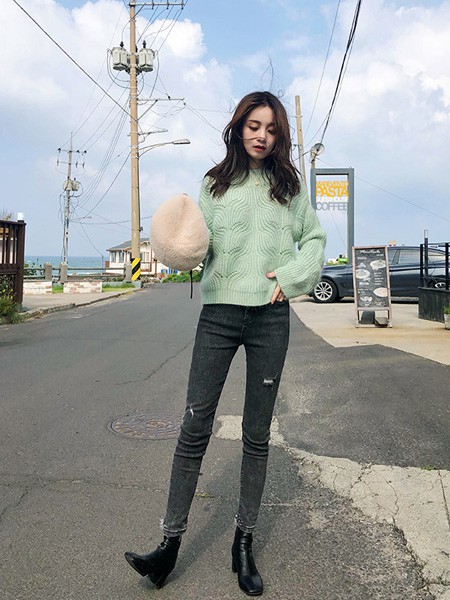 涵香女装2022秋冬季绿色毛衣