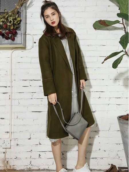 她思女装2021秋冬季军绿色大衣