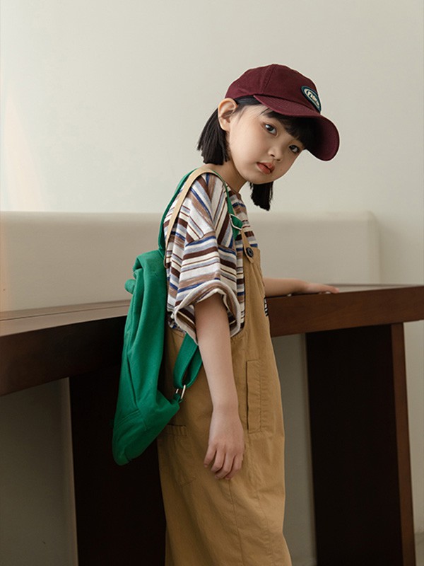 朴与素童装2022春夏季卡其色背带裤