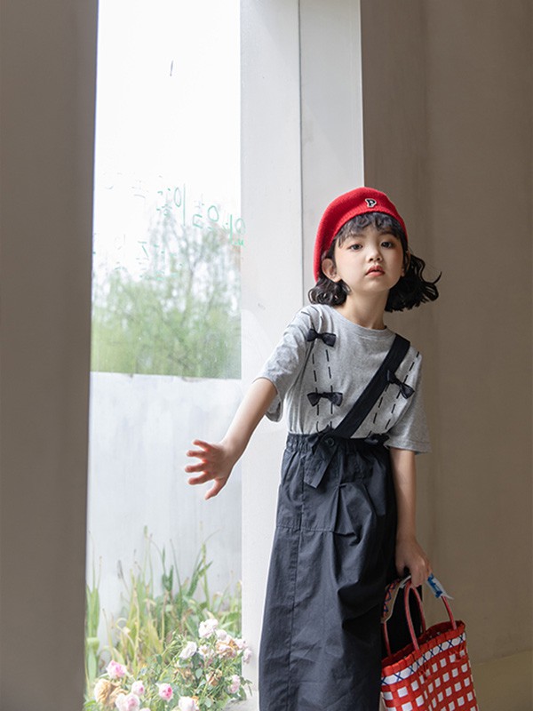 朴与素童装2022春夏季黑色背带裙