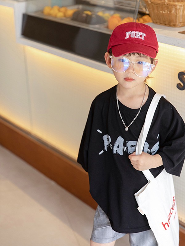 朴与素童装2022春夏季黑色T恤