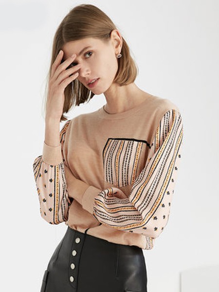 佐林2022春夏季裸色T恤