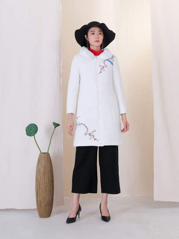 千唐绣女装2021秋冬季白色棉服
