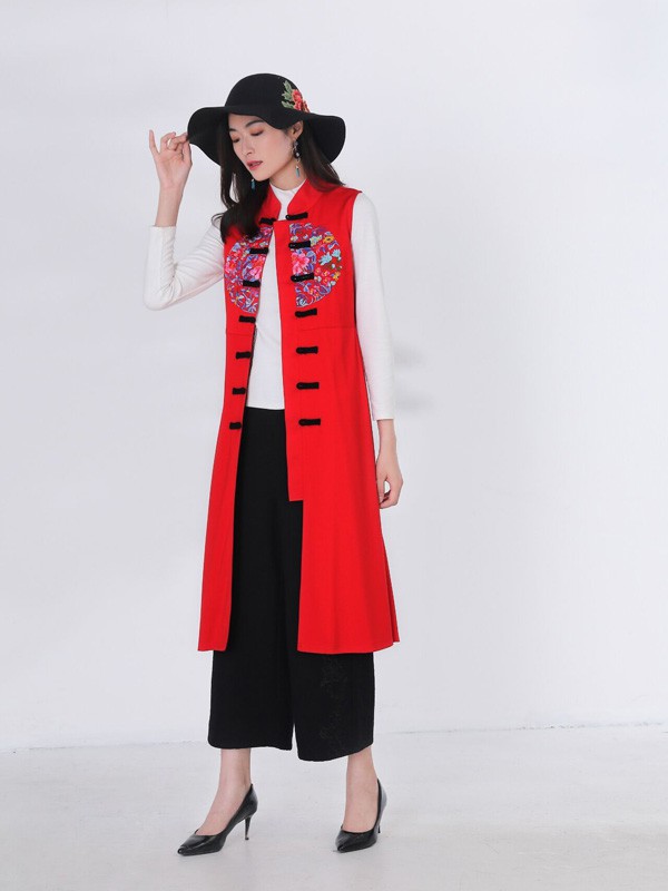 千唐绣女装2021秋冬季白色针织衫