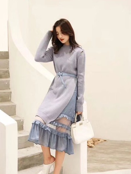 Qstyle女装2022春夏季灰色连衣裙