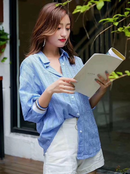 Qstyle2022春夏季蓝色衬衫