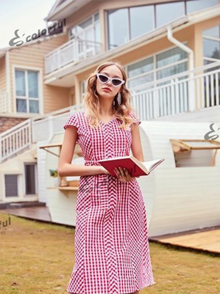 曼秀女装2022春夏季粉色连衣裙