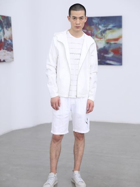 线锁男装2022春夏季白色短裤