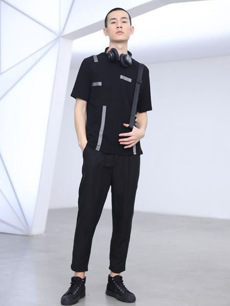 线锁男装2022春夏季黑色T恤