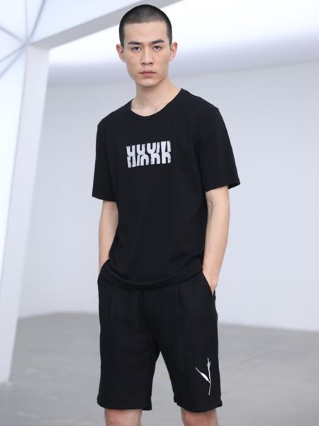 线锁男装2022春夏季黑色T恤