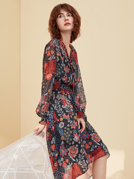 朗蔻女装2022春夏季黑色连衣裙