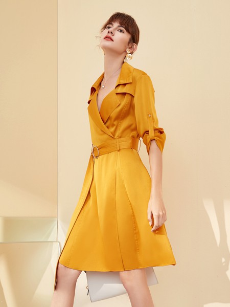 朗蔻女装2022春夏季黄色连衣裙