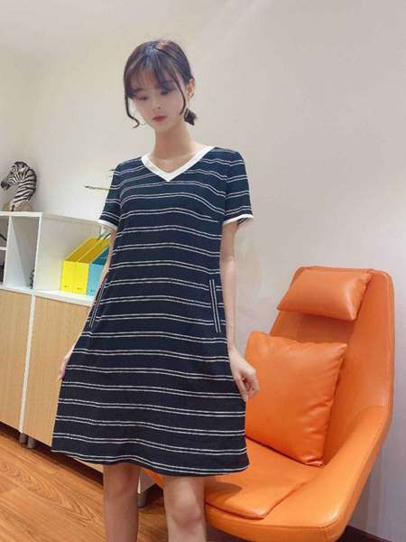 靓漫蒂女装2022春夏季黑色连衣裙