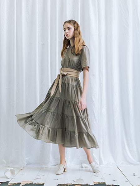 红馆2022春夏季绿色连衣裙