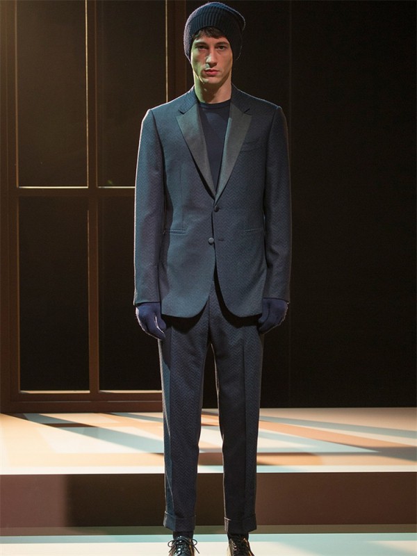 裁圣男装2021秋冬季黑色西装