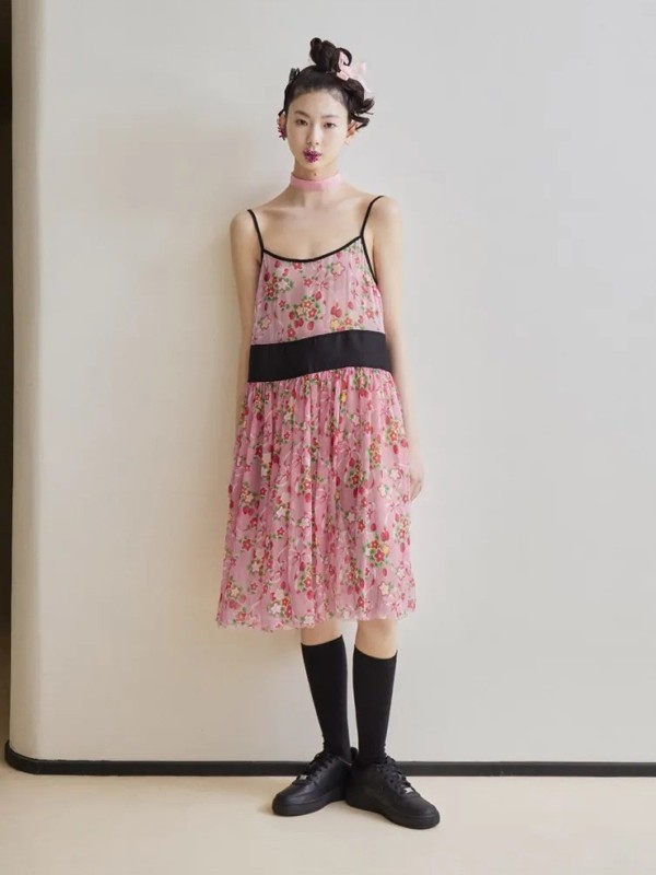 MARCHEN女装2022春夏季粉色吊带裙