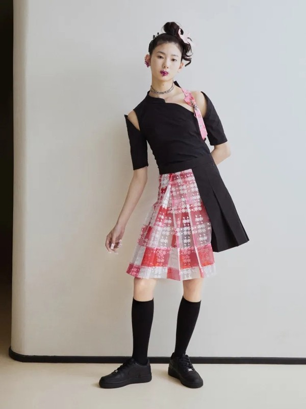 MARCHEN女装2022春夏季黑色T恤