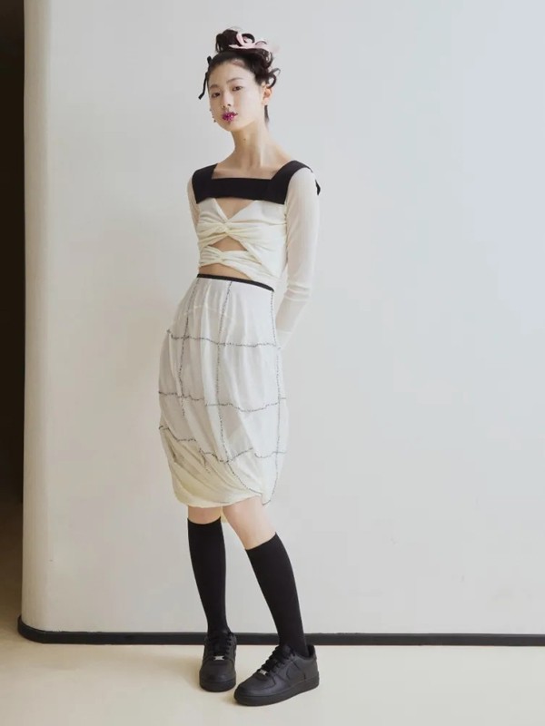 MARCHEN女装2022春夏季白色短裤