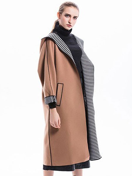 主章女装2021秋冬季卡其色大衣