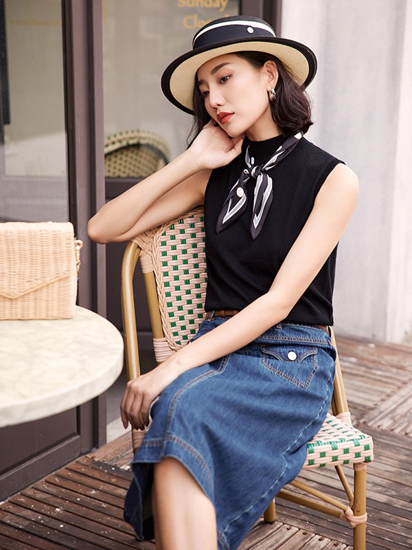 姚领2022秋冬季黑色背心