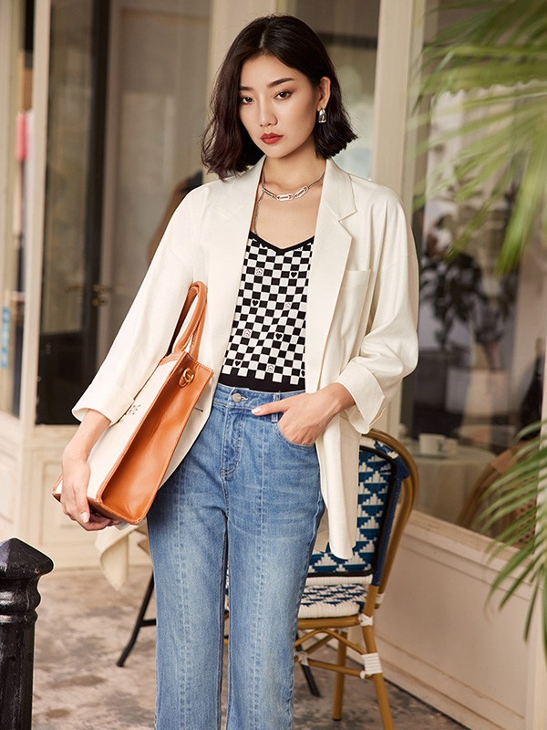 姚领2022秋冬季米色西装