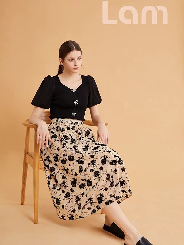 LAMANDHWANG2022春夏季黑色针织衫