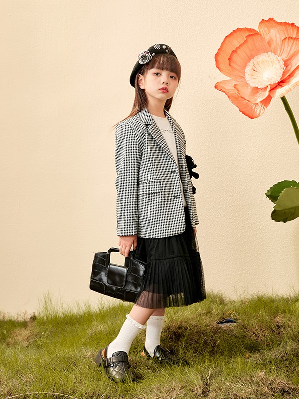 麦与童装2022秋冬季灰色西装