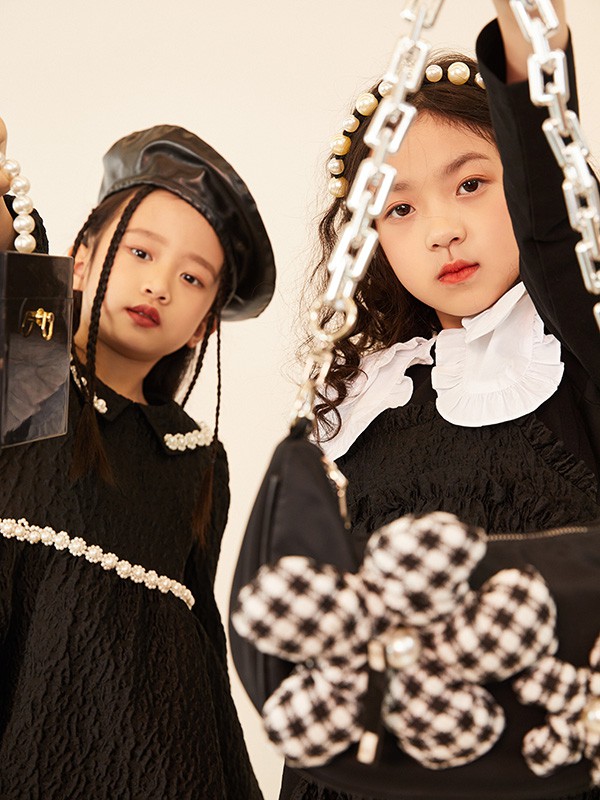 JOJO2022秋冬季黑色连衣裙