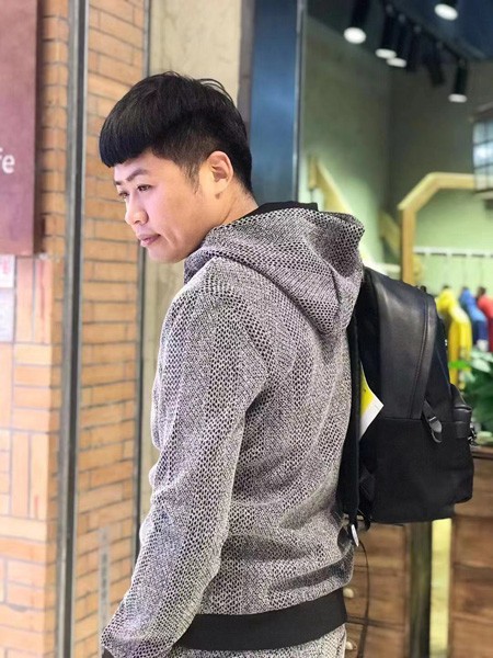 一个人的生活男装2022秋冬季灰色卫衣