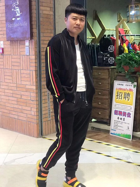 一个人的生活男装2022秋冬季白色T恤