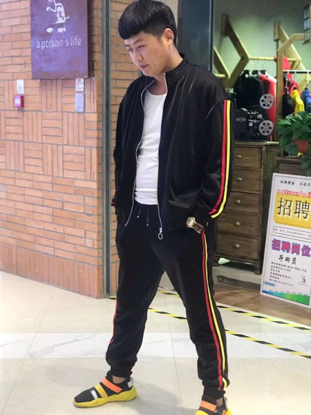 一个人的生活男装2022秋冬季黑色运动装