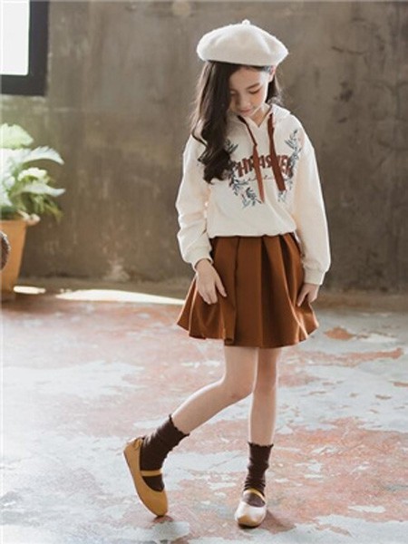 忆稚2022秋冬季咖啡色百褶裙