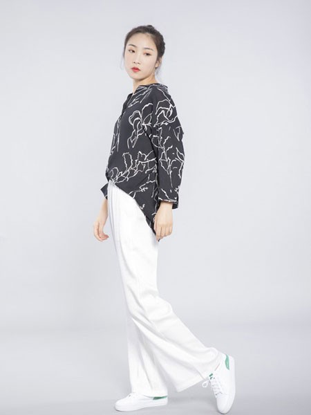 会尼2022春夏季黑色衬衫