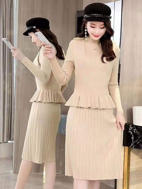 欧蕾芭女装2022秋冬季米色毛衣裙