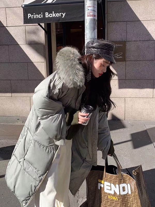 欧蕾芭女装2022秋冬季绿色羽绒服