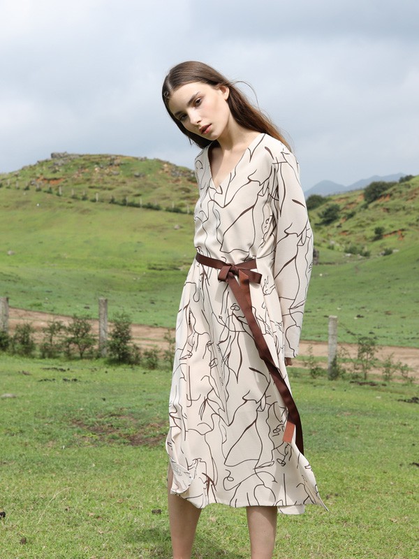 播冉女装2022秋冬季白色连衣裙