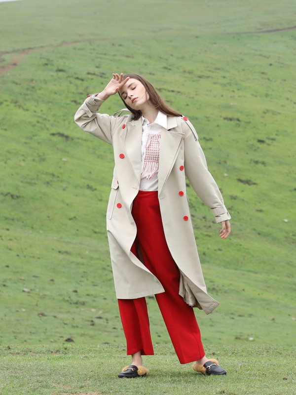 播冉女装2022秋冬季卡其色大衣