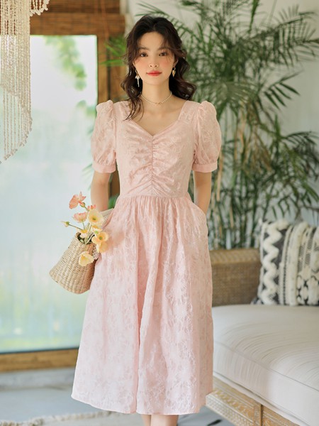 迪兰熙女装2022春夏季粉色连衣裙