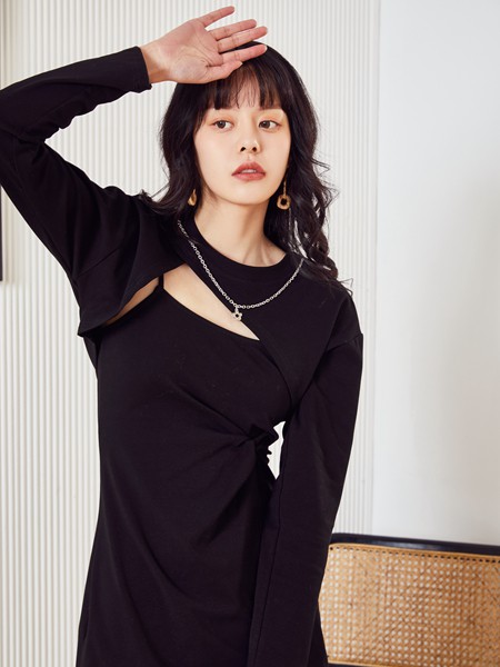 Abun2022春夏季黑色吊带裙