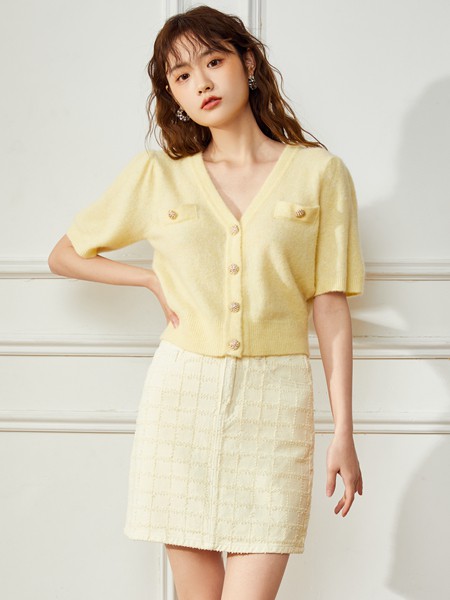 Abun2022春夏季米色短裙