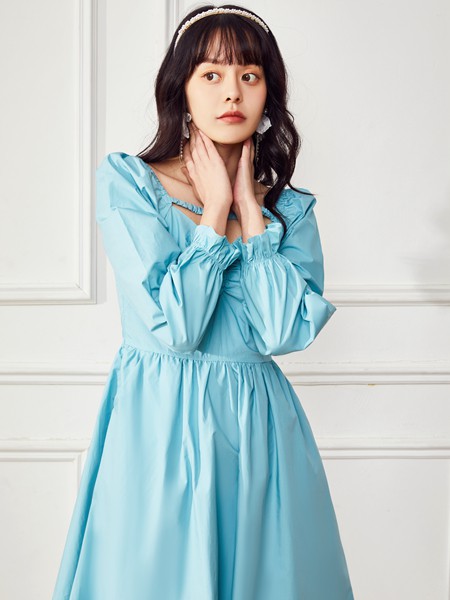 Abun2022春夏季蓝色连衣裙