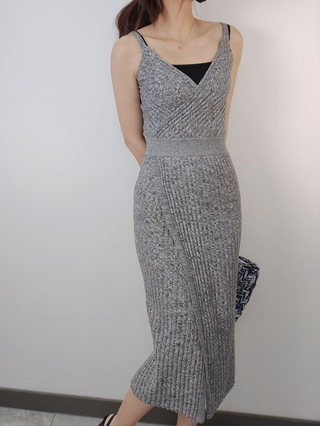 开希米娜女装2022秋冬季灰色毛衣裙