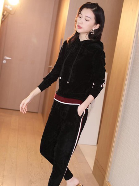 开希米娜女装2022秋冬季黑色运动装