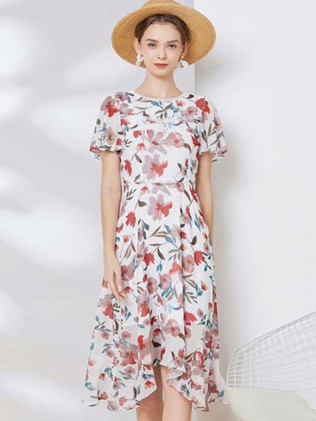 经典故事2022春夏季白色连衣裙