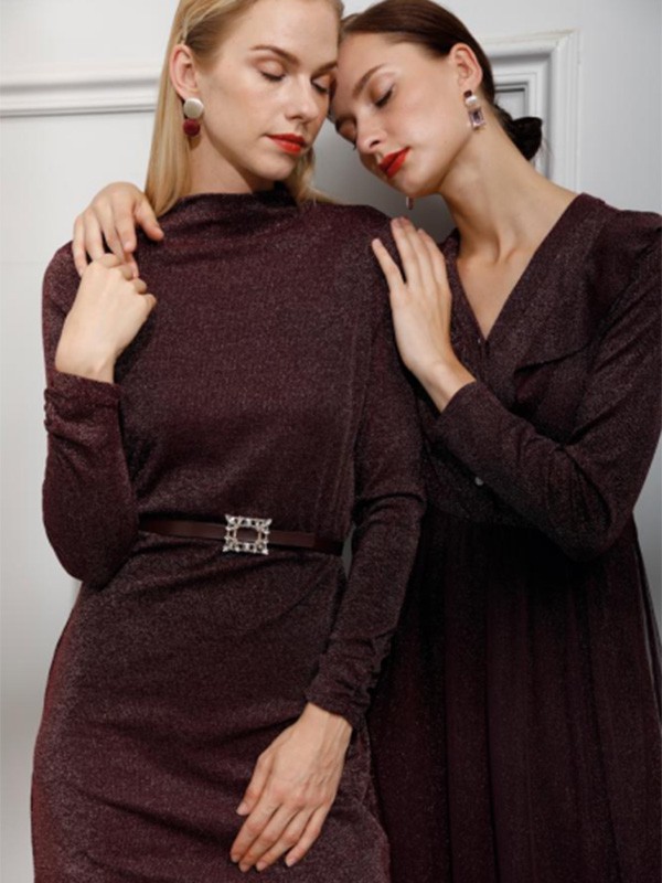 都姿2021秋冬季咖啡色毛衣裙